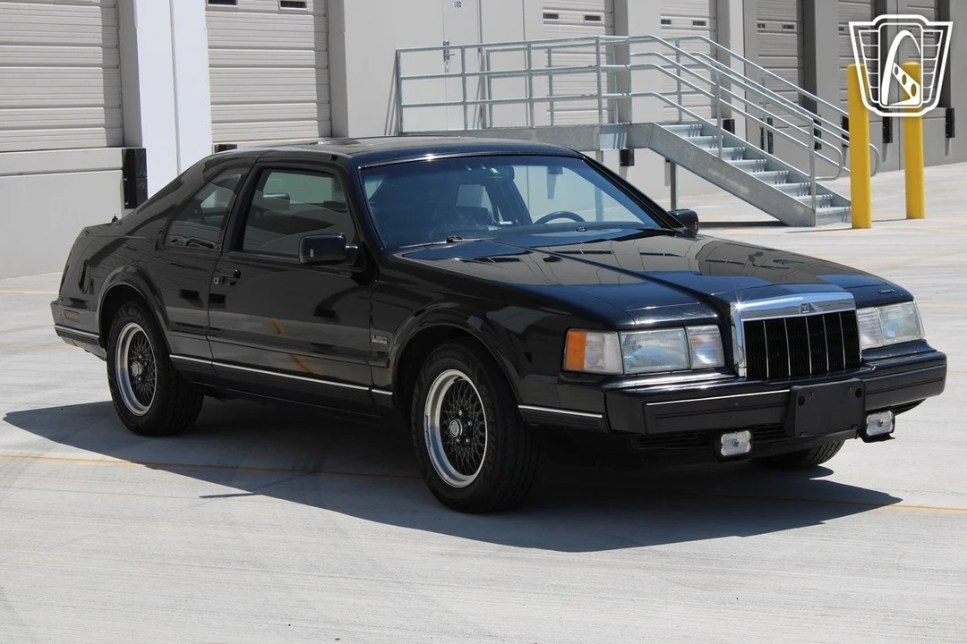 1991 Lincoln Continental Mark VII - Image 5 of 12