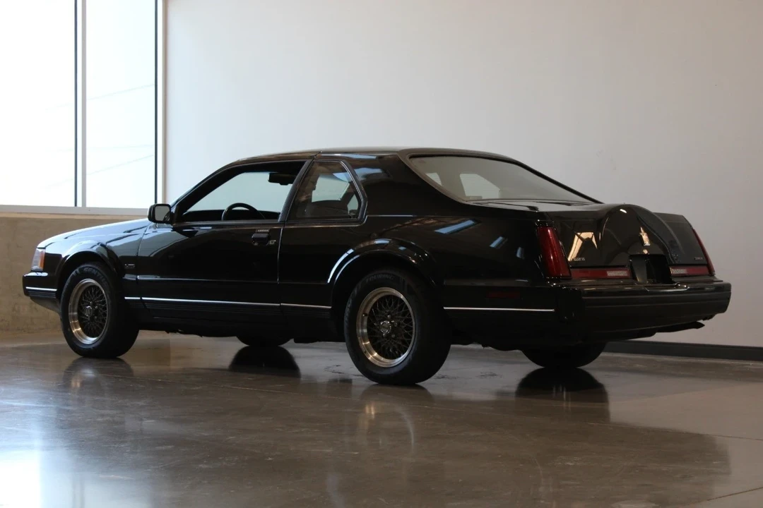 1991 Lincoln Continental Mark VII - Image 17 of 21