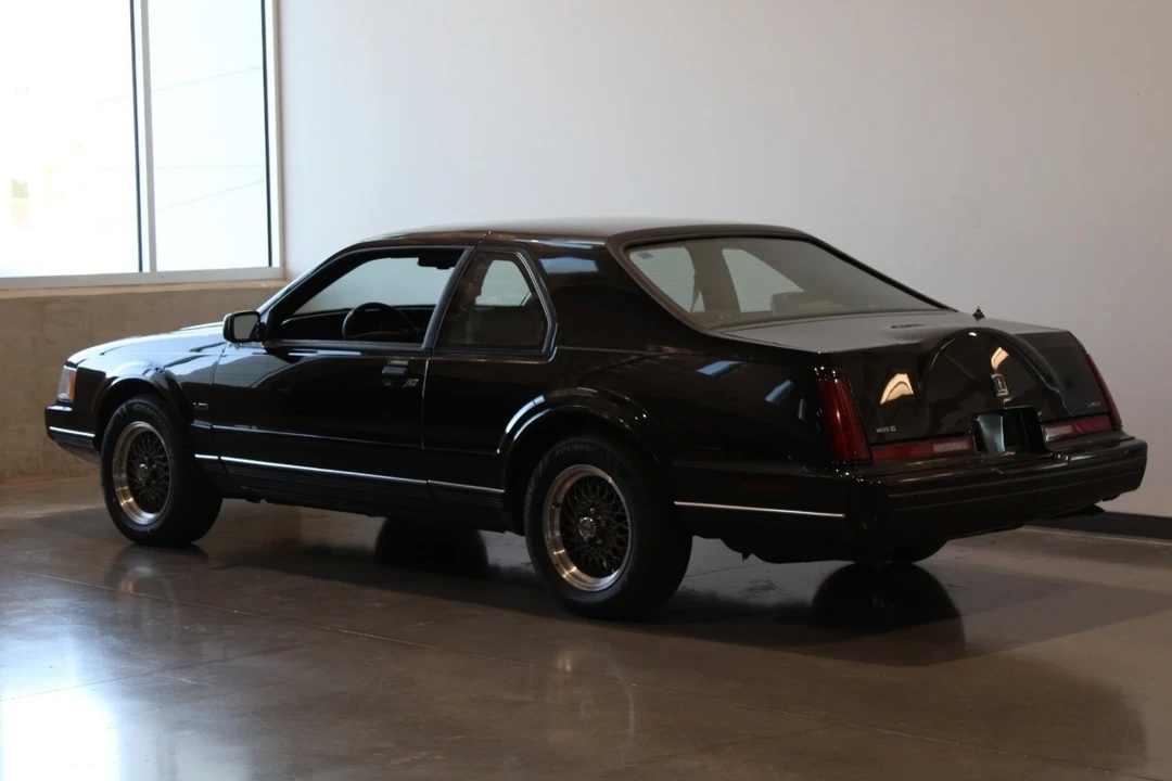 1991 Lincoln Continental Mark VII - Image 13 of 21