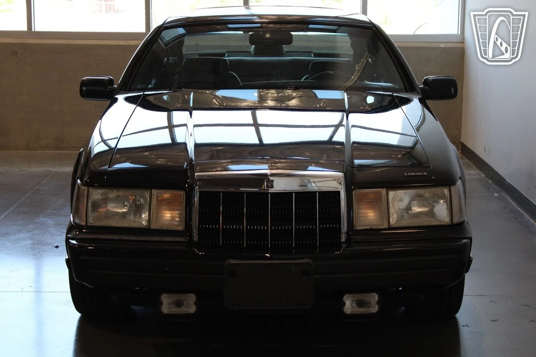 1991 Lincoln Continental Mark VII - Image 11 of 12