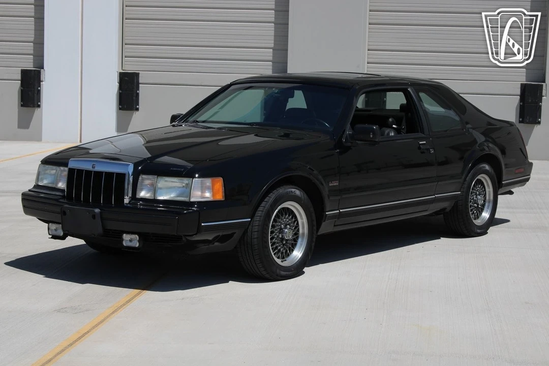 1991 Lincoln Continental Mark VII - Image 4 of 12