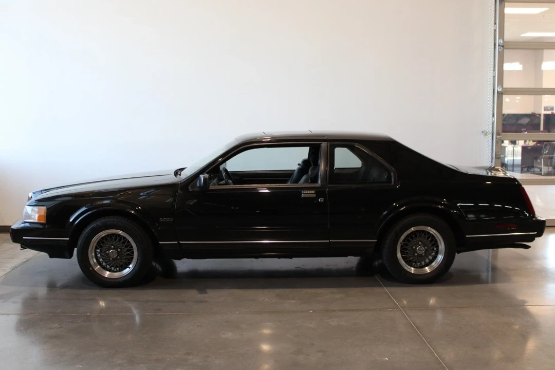 1991 Lincoln Continental Mark VII - Image 14 of 21