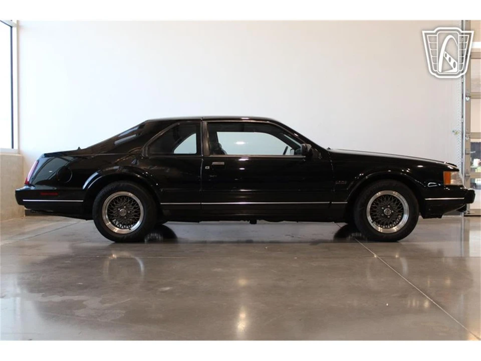 1991 Lincoln Continental Mark VII - Image 16 of 31