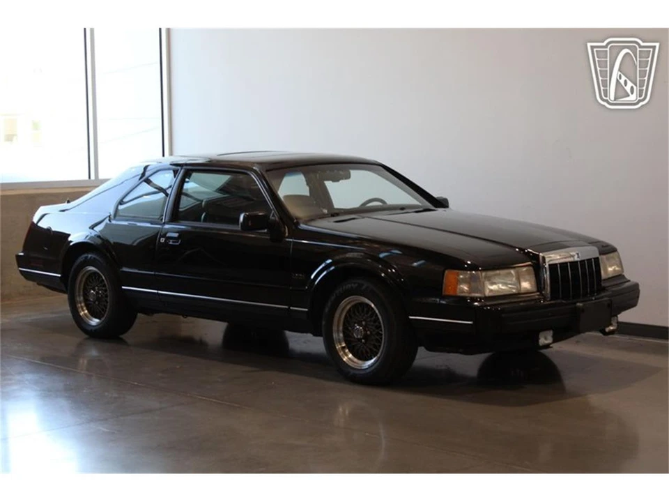 1991 Lincoln Continental Mark VII - Image 11 of 31