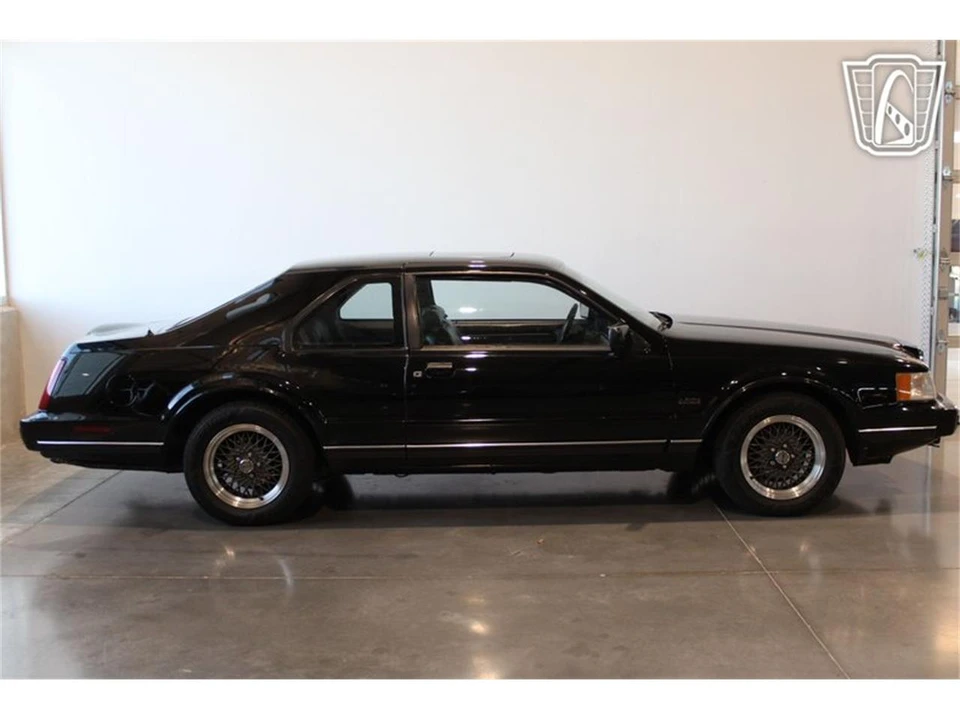 1991 Lincoln Continental Mark VII - Image 12 of 31