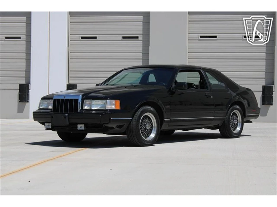 1991 Lincoln Continental Mark VII - Image 2 of 31