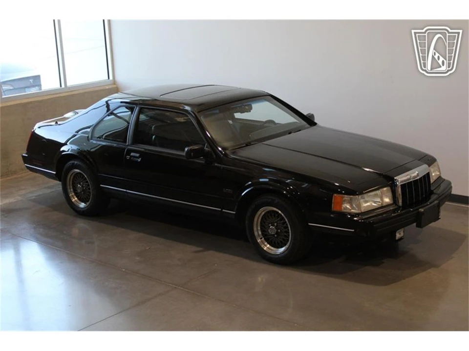 1991 Lincoln Continental Mark VII - Image 7 of 31