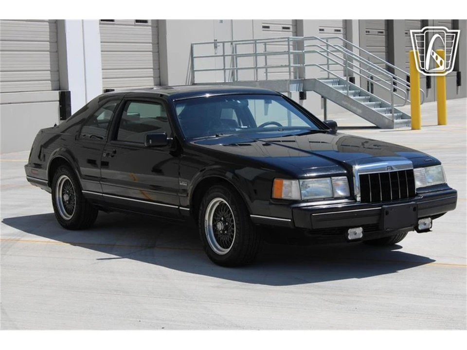 1991 Lincoln Continental Mark VII - Image 4 of 31