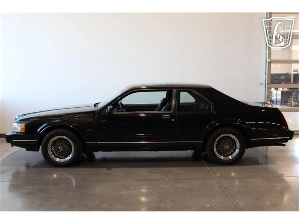 1991 Lincoln Continental Mark VII - Image 24 of 31