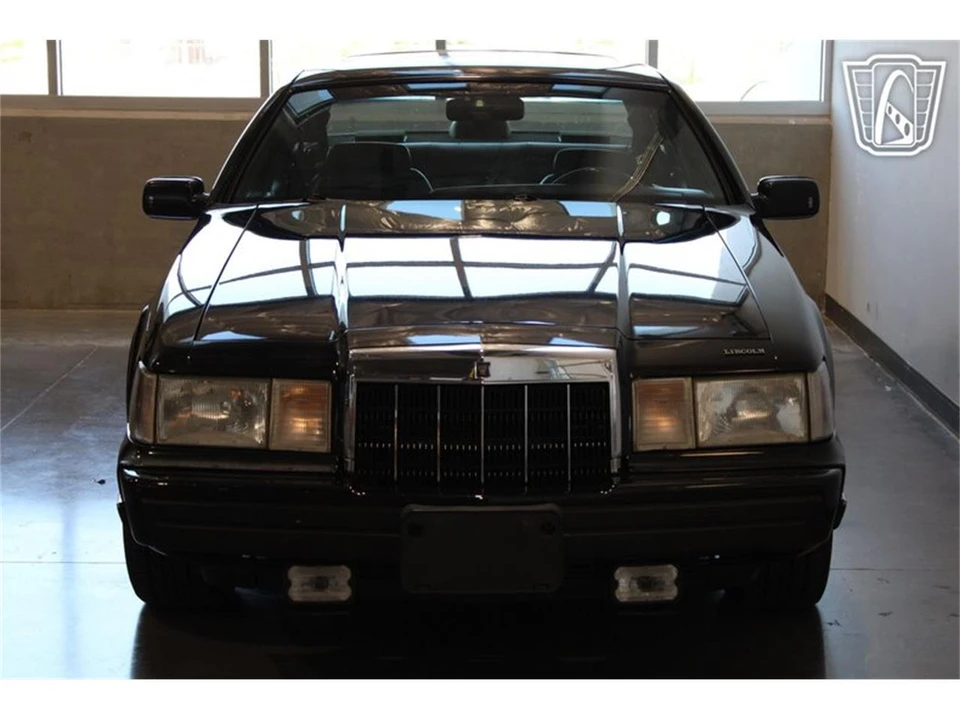 1991 Lincoln Continental Mark VII - Image 10 of 31