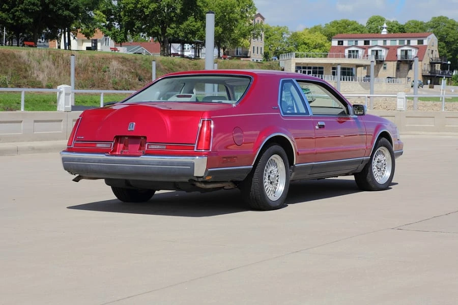 1991 Lincoln Continental Mark VII - Image 3 of 12