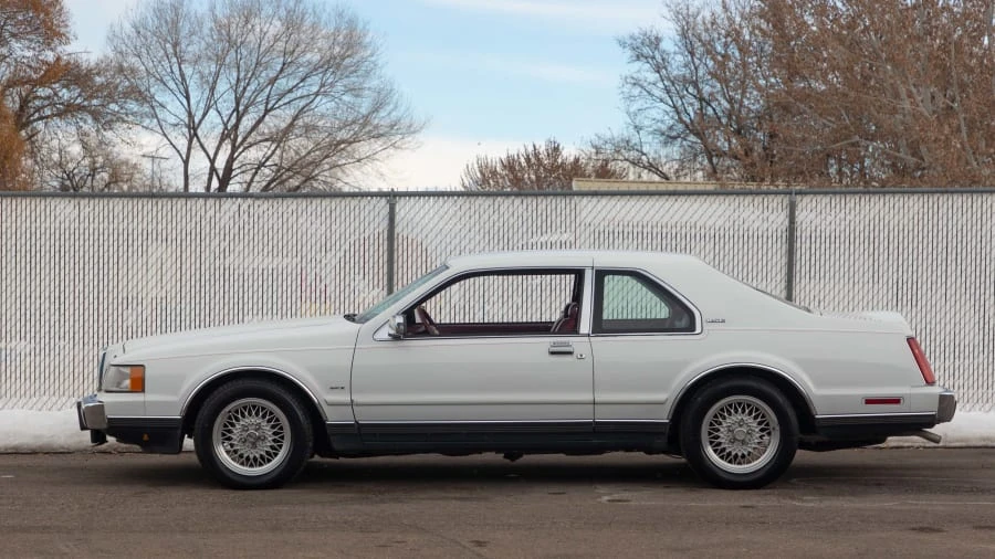 1991 Lincoln Continental Mark VII - Image 2 of 12