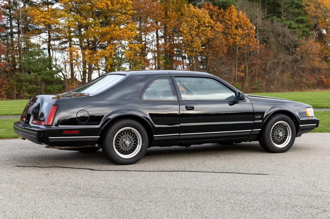 1991 Lincoln Continental Mark VII - Image 2 of 8