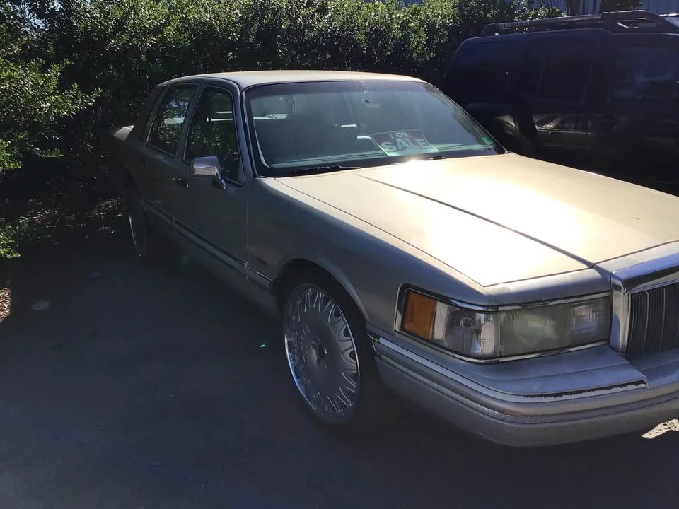 1991 Lincoln Town Car - Image 2 of 6