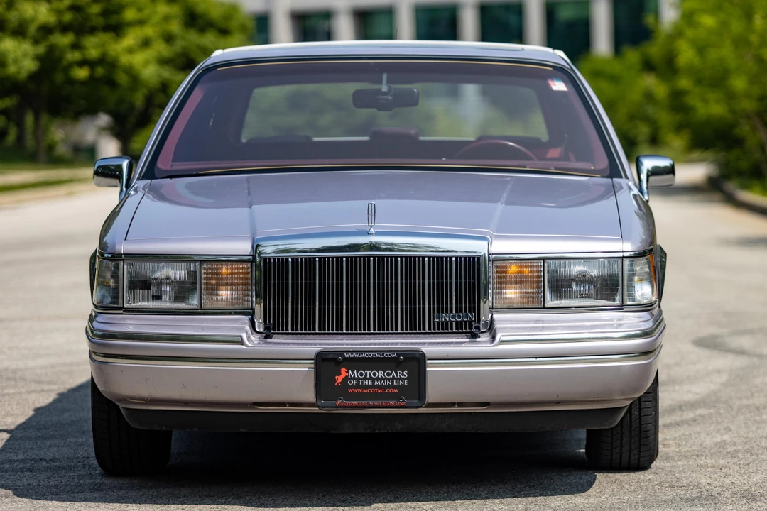 1991 Lincoln Town Car - Image 6 of 31