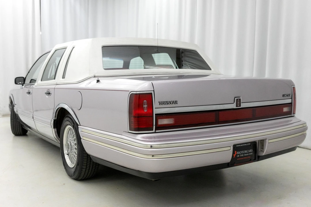 1991 Lincoln Town Car - Image 24 of 31