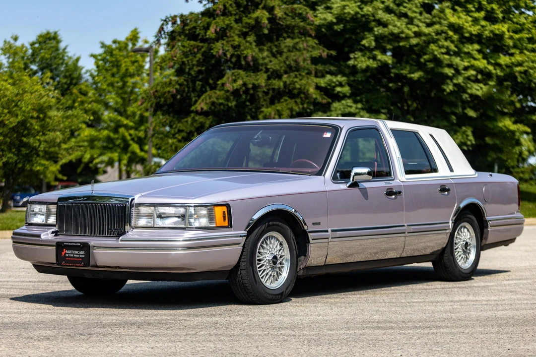 1991 Lincoln Town Car - Image 19 of 31