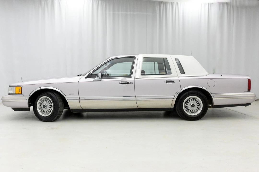 1991 Lincoln Town Car - Image 20 of 31