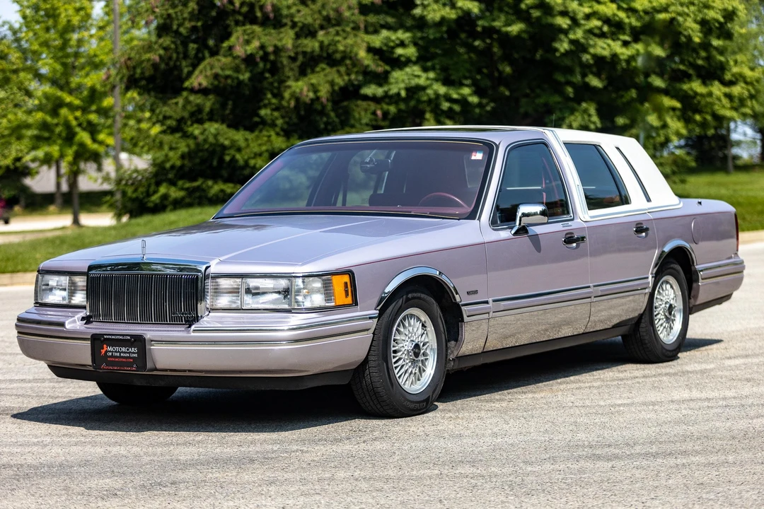 1991 Lincoln Town Car - Image 18 of 31