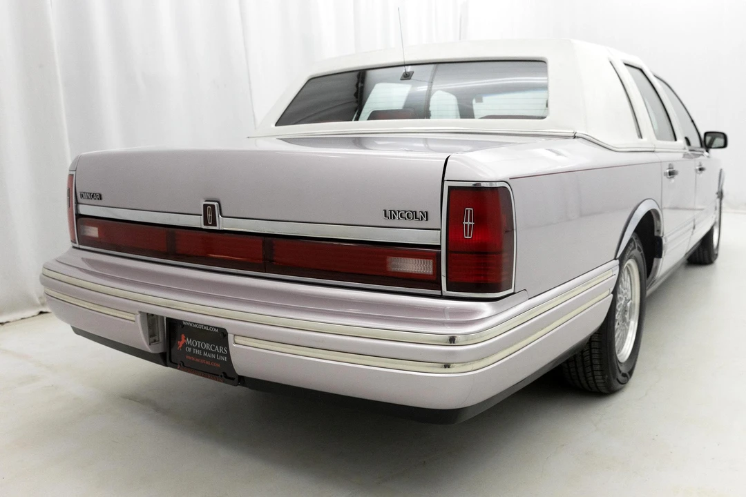 1991 Lincoln Town Car - Image 27 of 31