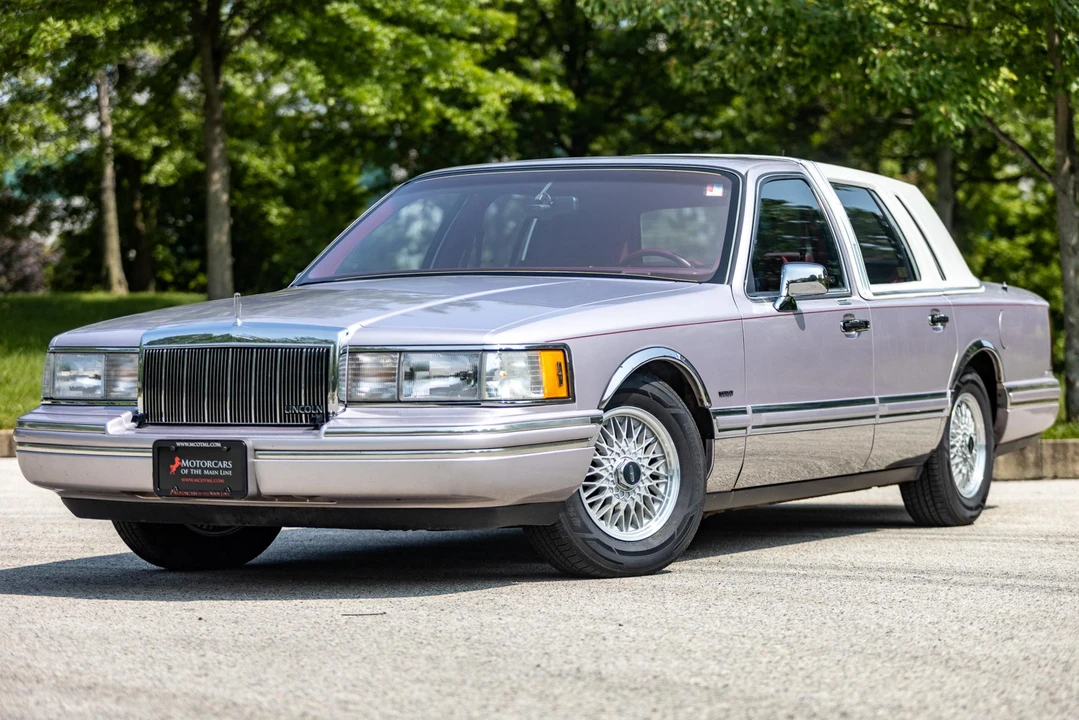 1991 Lincoln Town Car - Image 16 of 31