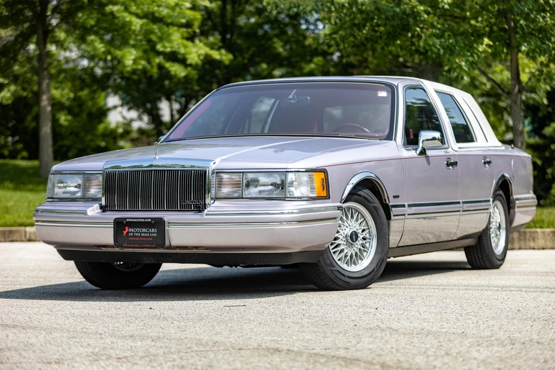 1991 Lincoln Town Car - Image 11 of 31