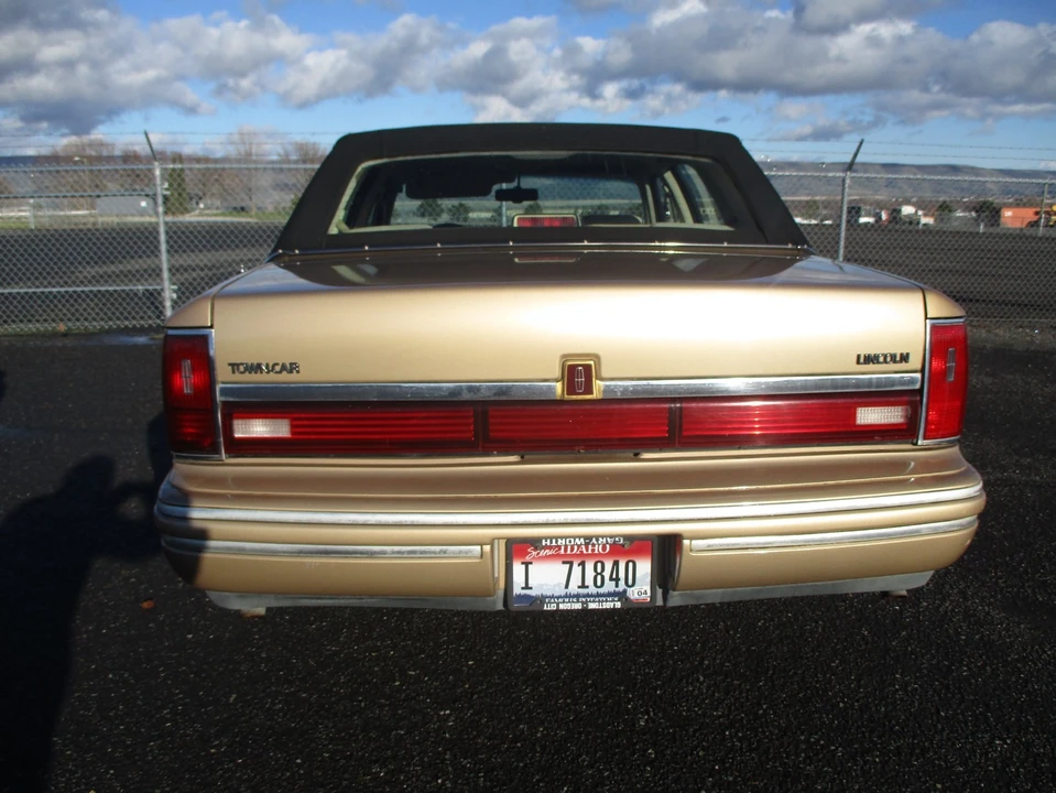 1991 Lincoln Town Car - Image 20 of 21