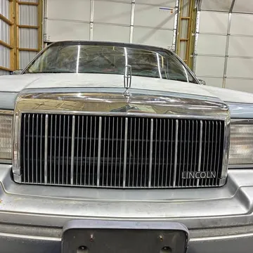1991 Lincoln Town Car Executive Sedan 4D