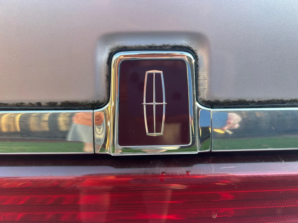 1991 Lincoln Town Car - Image 30 of 31