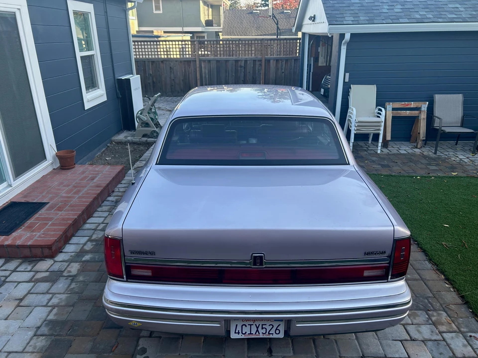 1991 Lincoln Town Car - Image 11 of 31