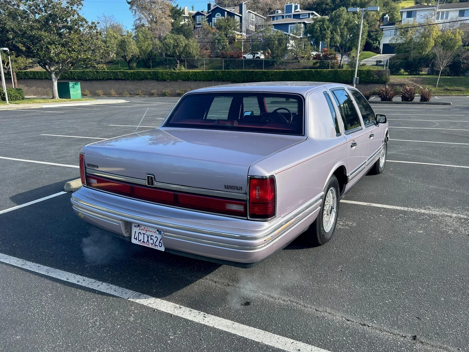 1991 Lincoln Town Car - Image 13 of 31