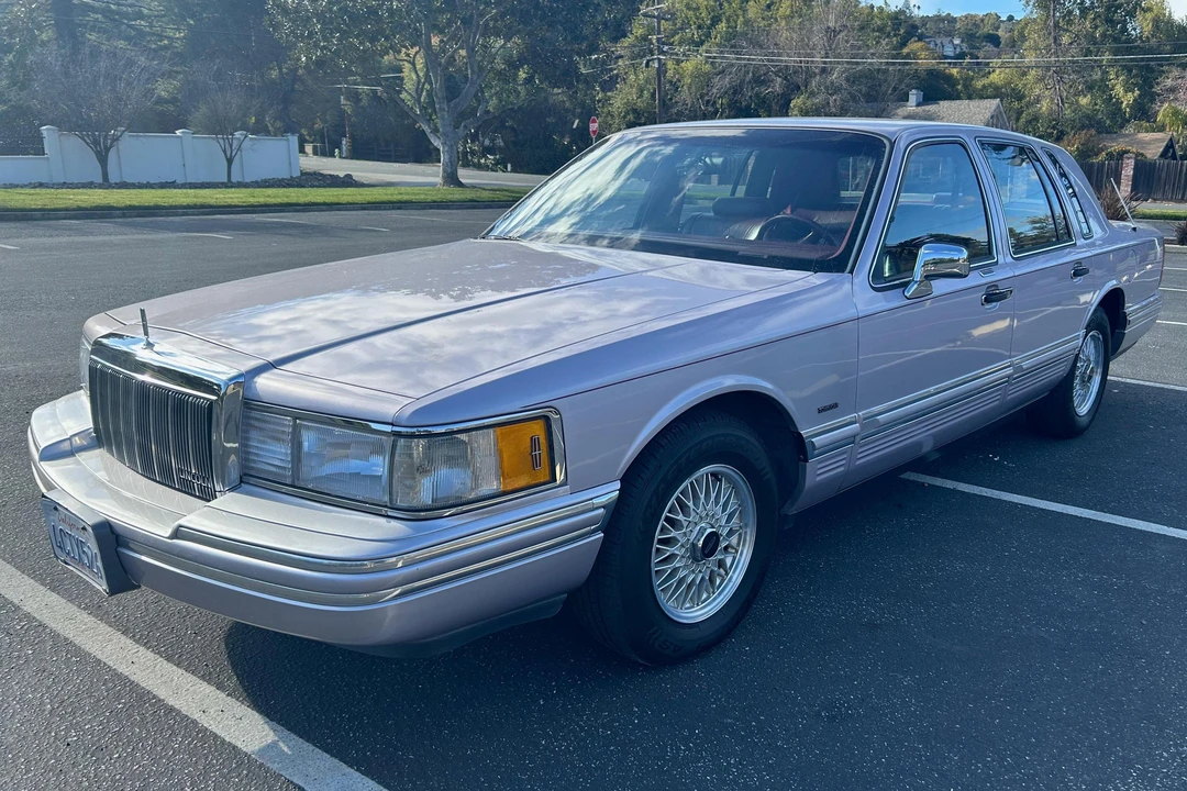 1991 Lincoln Town Car - Image 3 of 31