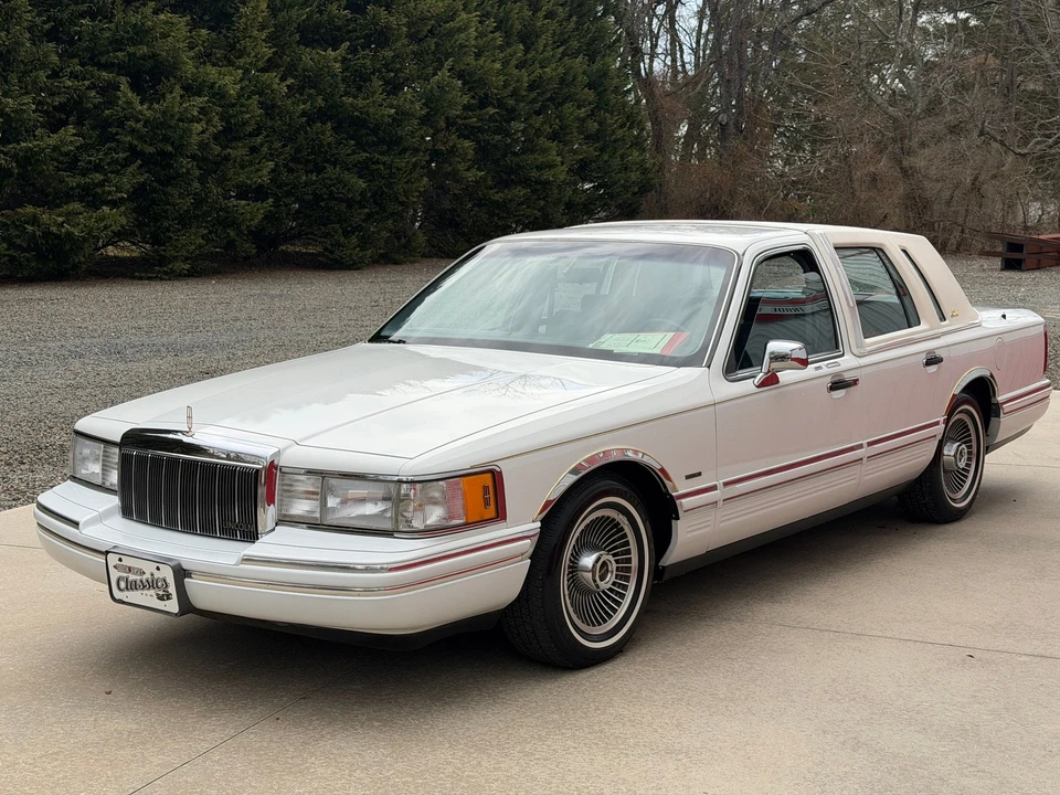 1991 Lincoln Town Car - Image 3 of 21