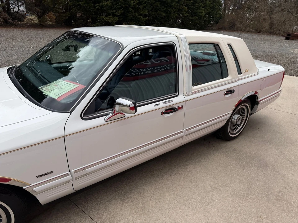 1991 Lincoln Town Car - Image 7 of 21