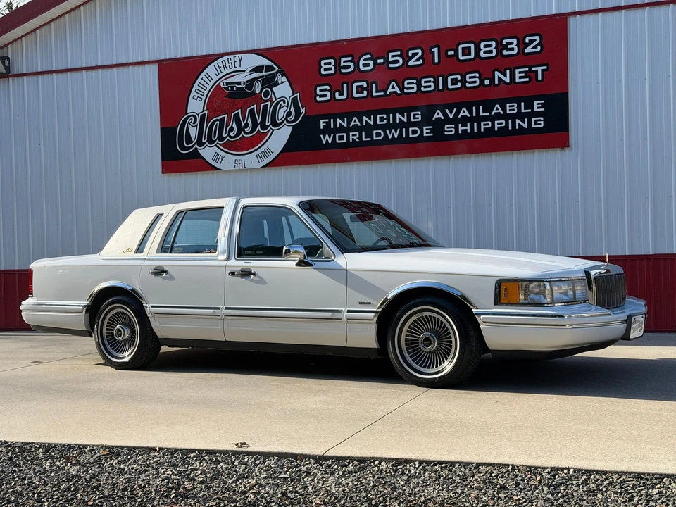 1991 Lincoln Town Car - Image 9 of 21