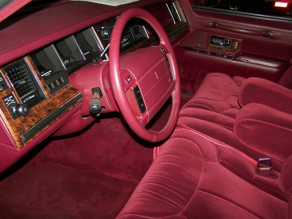 1991 Lincoln Town Car - Image 8 of 23