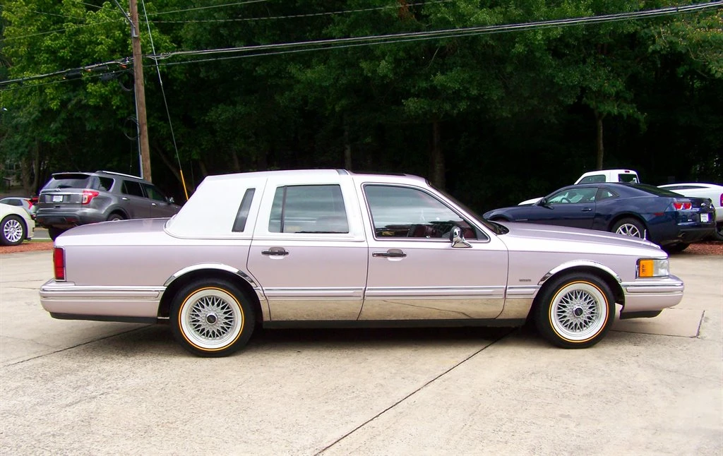 1991 Lincoln Town Car - Image 5 of 23