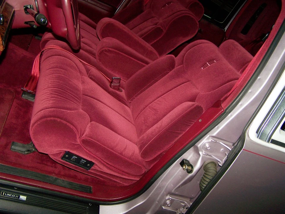 1991 Lincoln Town Car - Image 9 of 23