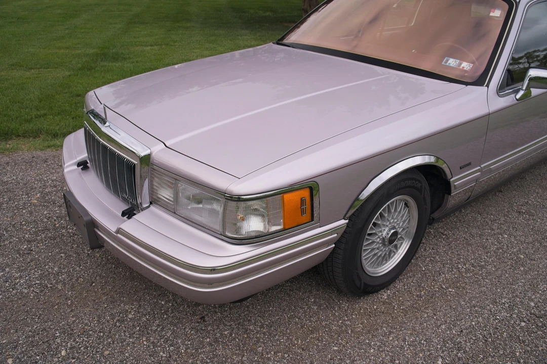 1991 Lincoln Town Car - Image 20 of 31