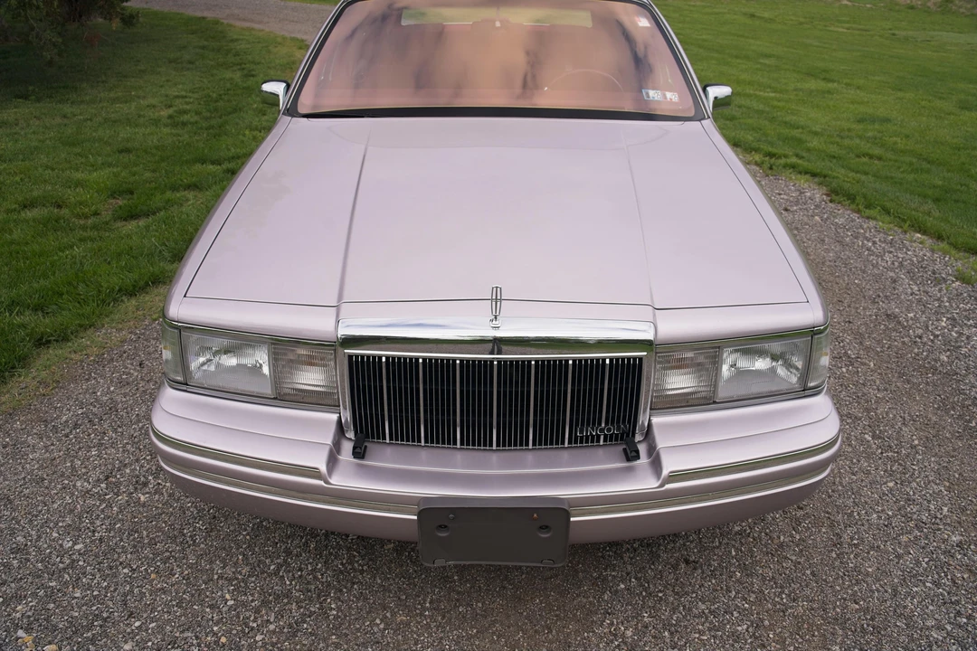 1991 Lincoln Town Car - Image 6 of 31