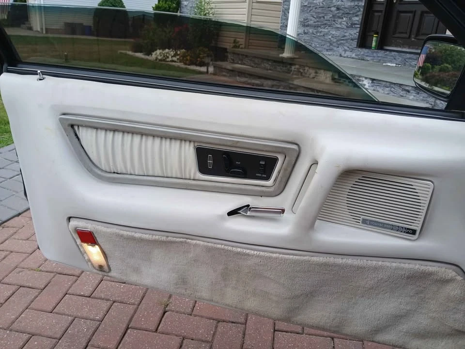 1991 Lincoln Continental Mark VII - Image 6 of 14
