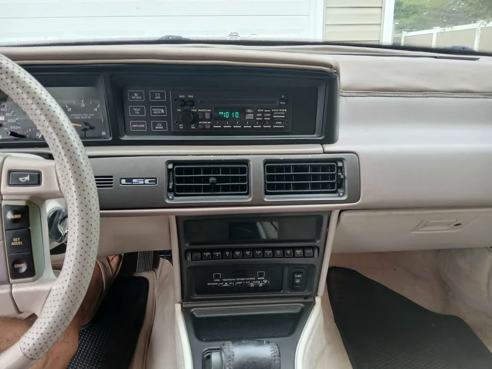 1991 Lincoln Continental Mark VII - Image 4 of 14