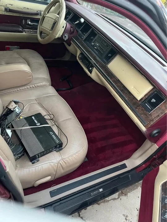 1991 Lincoln Town Car - Image 4 of 6
