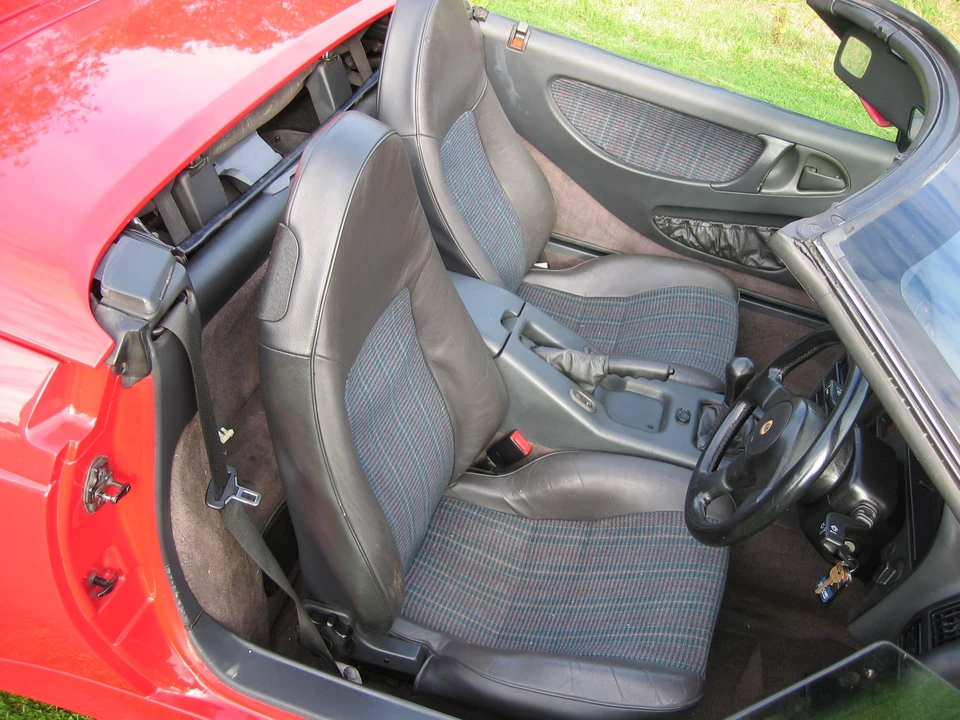 1991 Lotus Elan M100 - Image 2 of 18