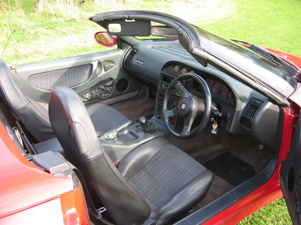 1991 Lotus Elan M100 - Image 9 of 18