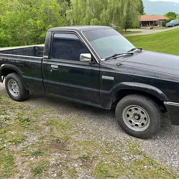1991 Mazda B-Series Regular Cab B2200 Short Bed