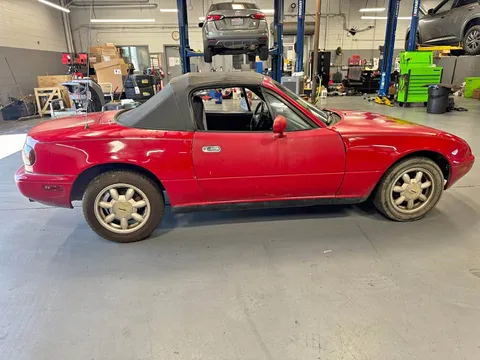 1991 Mazda MX-5 Miata Club Convertible 2D