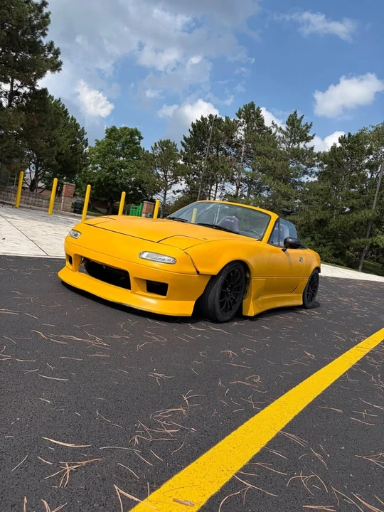 1991 Mazda NA MX-5 Miata - Image 2 of 16