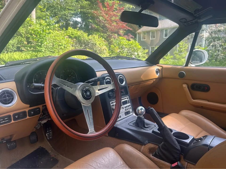 1991 Mazda NA MX-5 Miata - Image 5 of 8