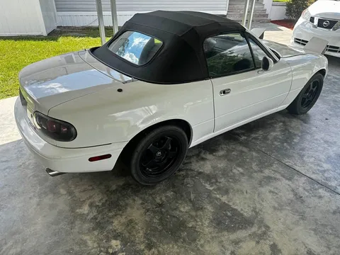 1991 Mazda MX-5 Convertible 2D